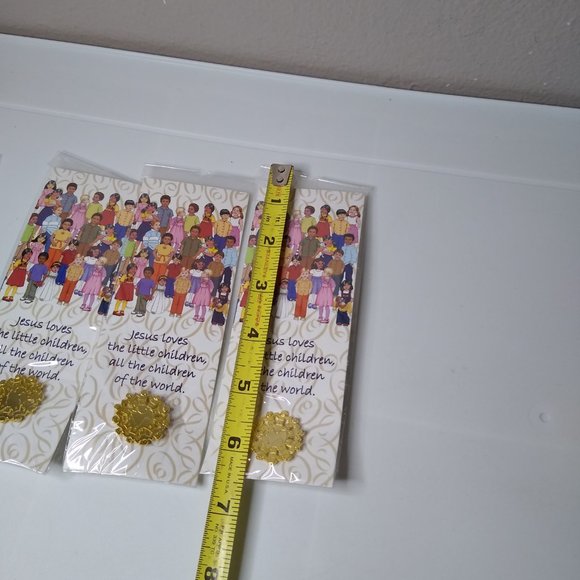 Set Of 4 Jesus Loves The Little Children, All The Children Of The World Pins - Picture 14 of 14